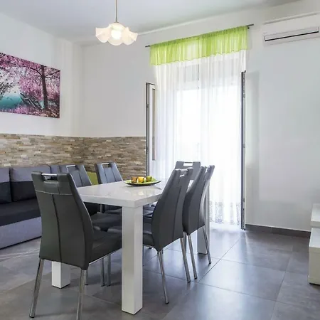 Apartment Stefania On The Koromacno
